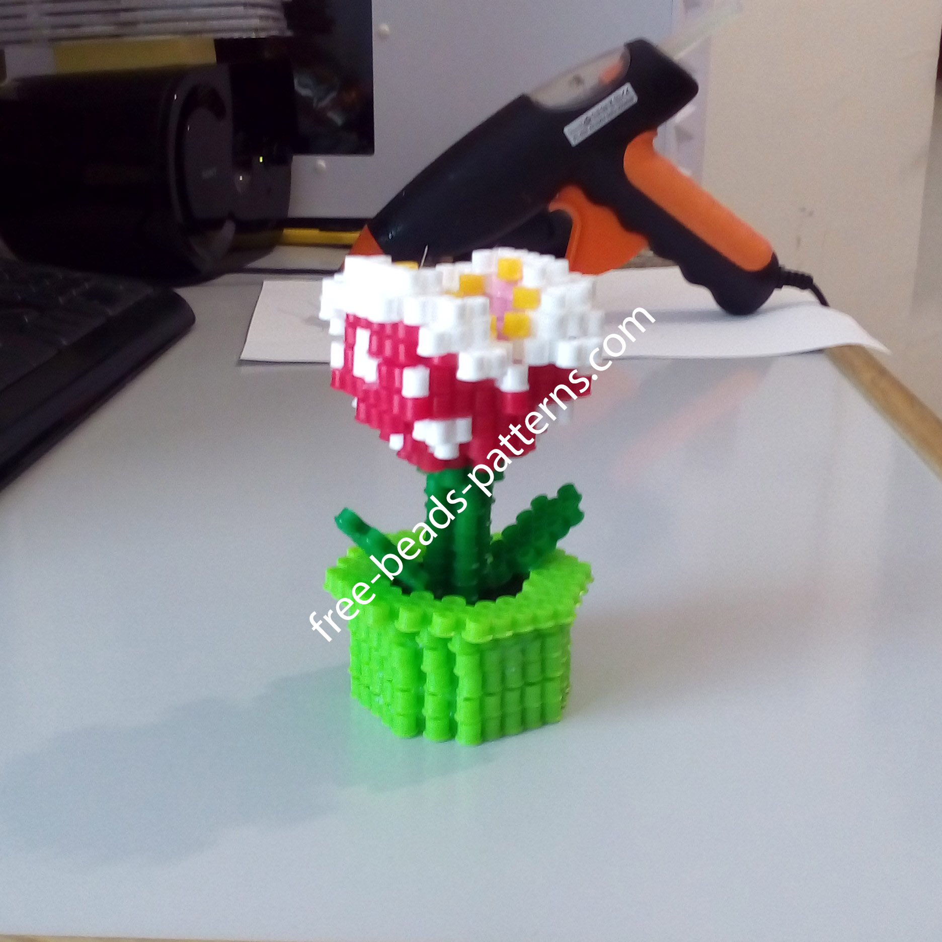 3D perler beads Piranha Plant from Super Mario work photos (3)