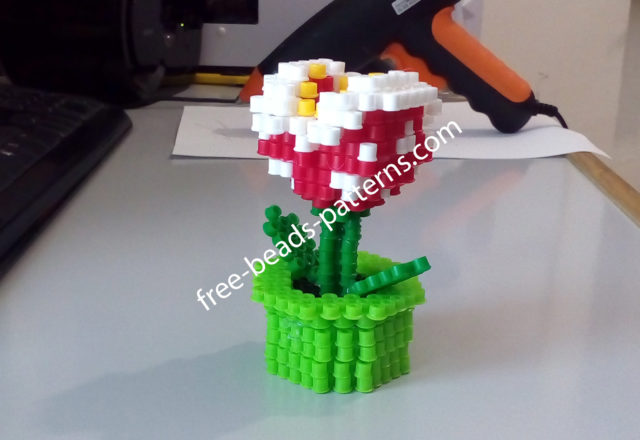 3D perler beads Piranha Plant from Super Mario work photos (4)