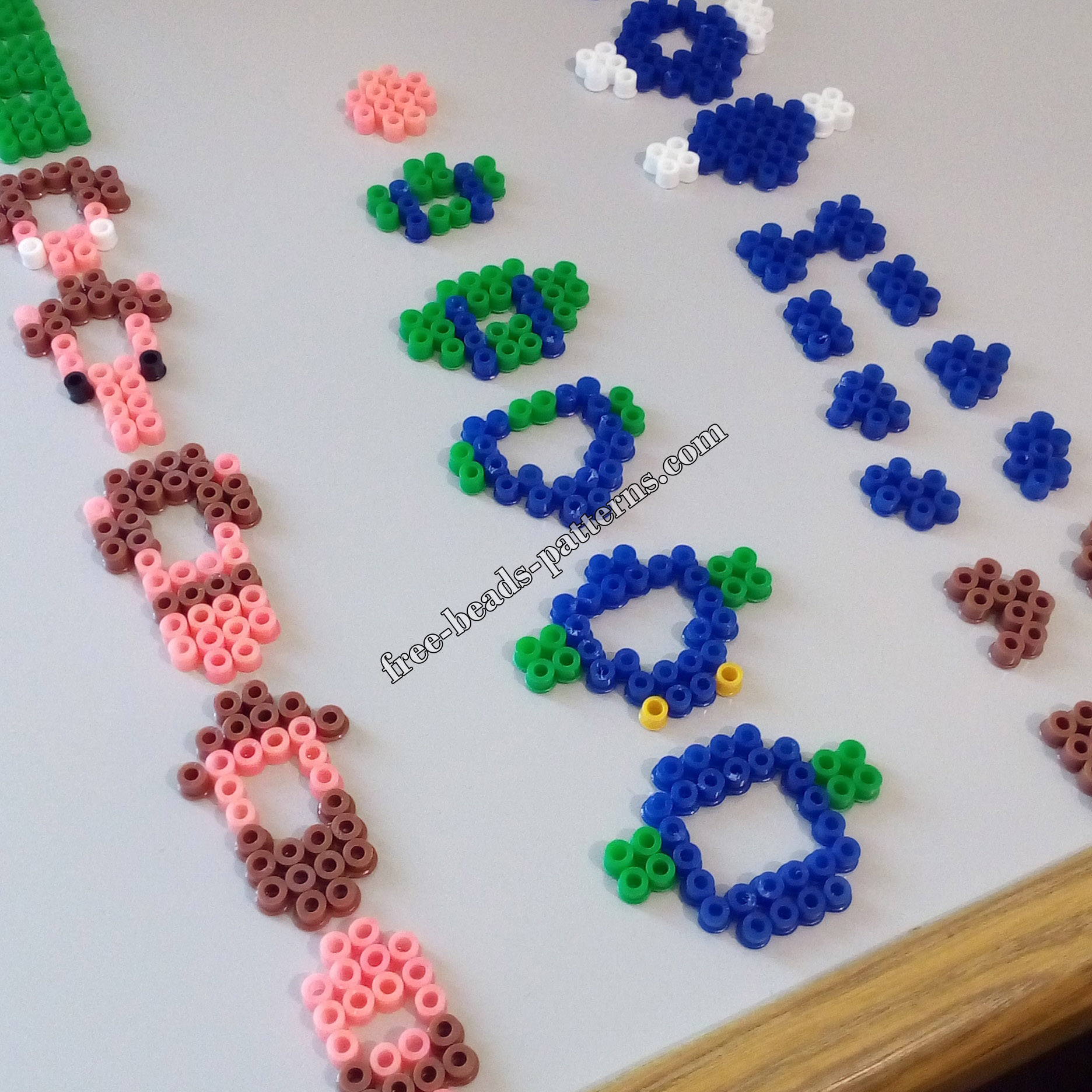 3D perler beads Super Mario Luigi work photos (1)