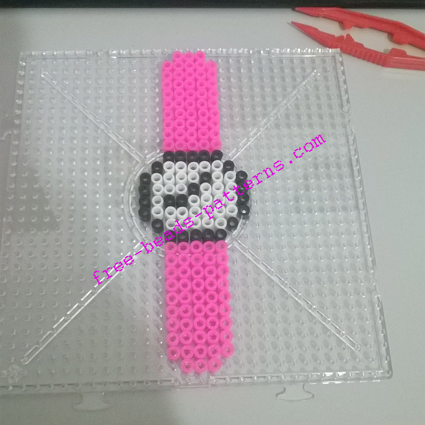 3D perler beads round fucsia watch work photos (4)