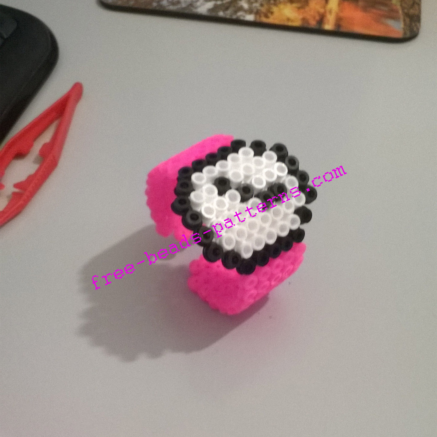 3D perler beads round fucsia watch work photos (5)