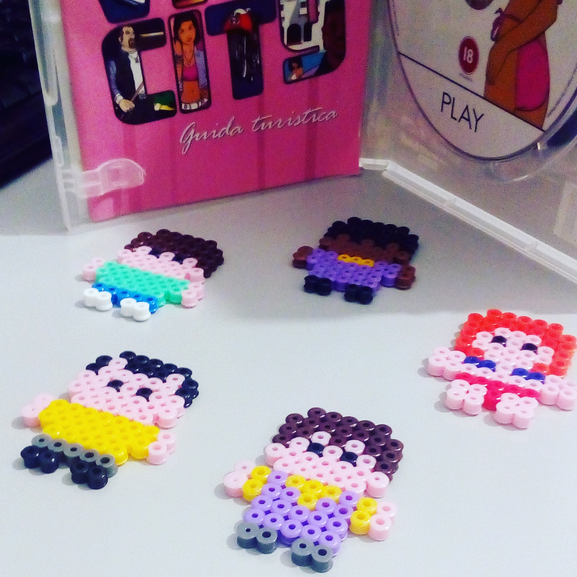 Chibi GTA Vice City perler beads characters work photos (3)