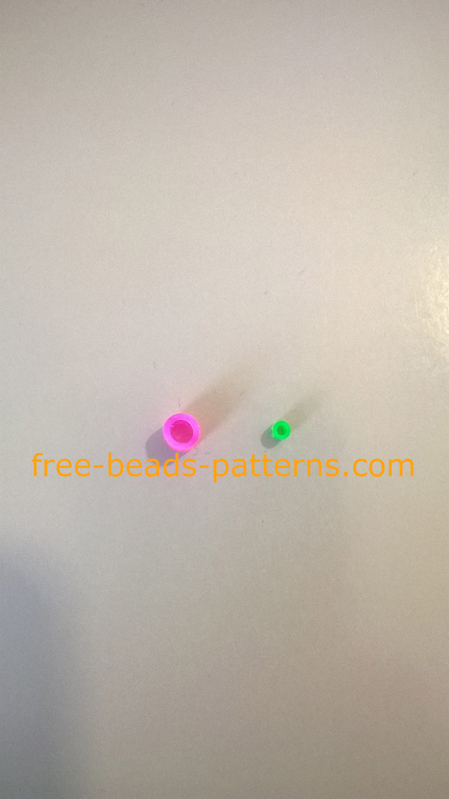 Comparison between Ikea Pyssla and Hama Beads mini beads