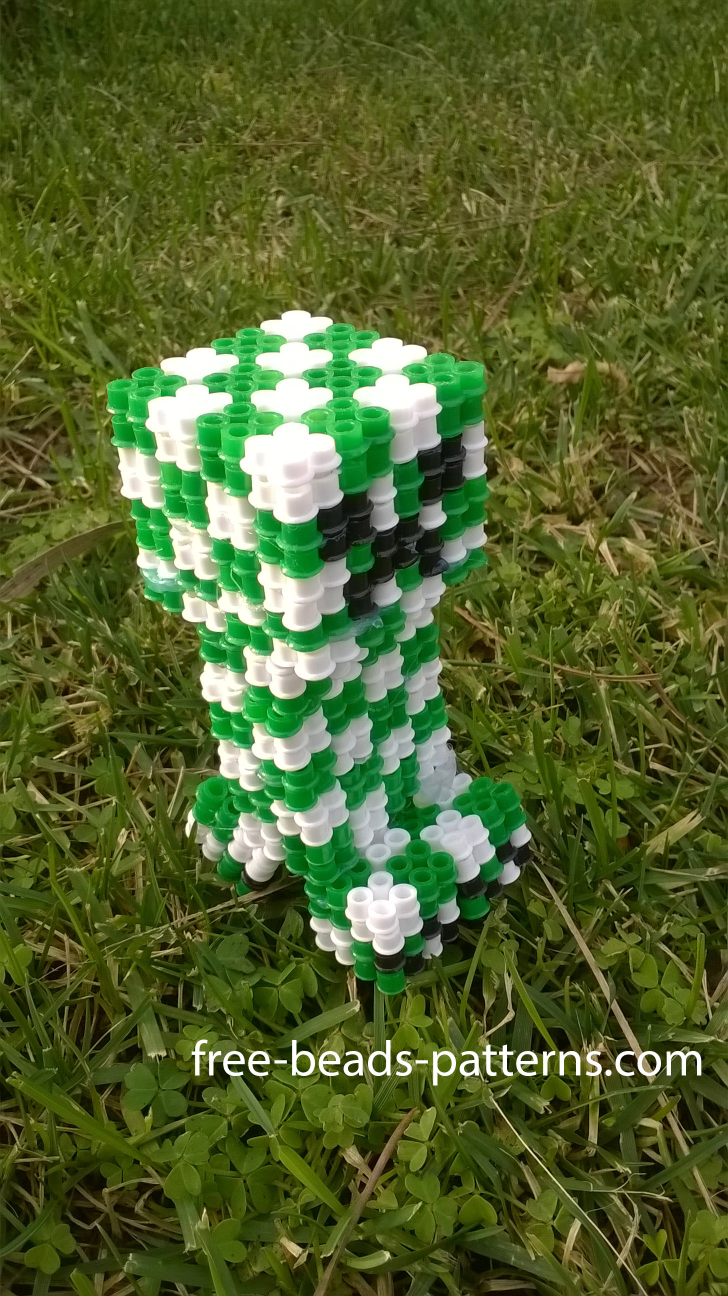 Creeper Minecraft 3D Perler Beads Hama Beads on the grass (3)