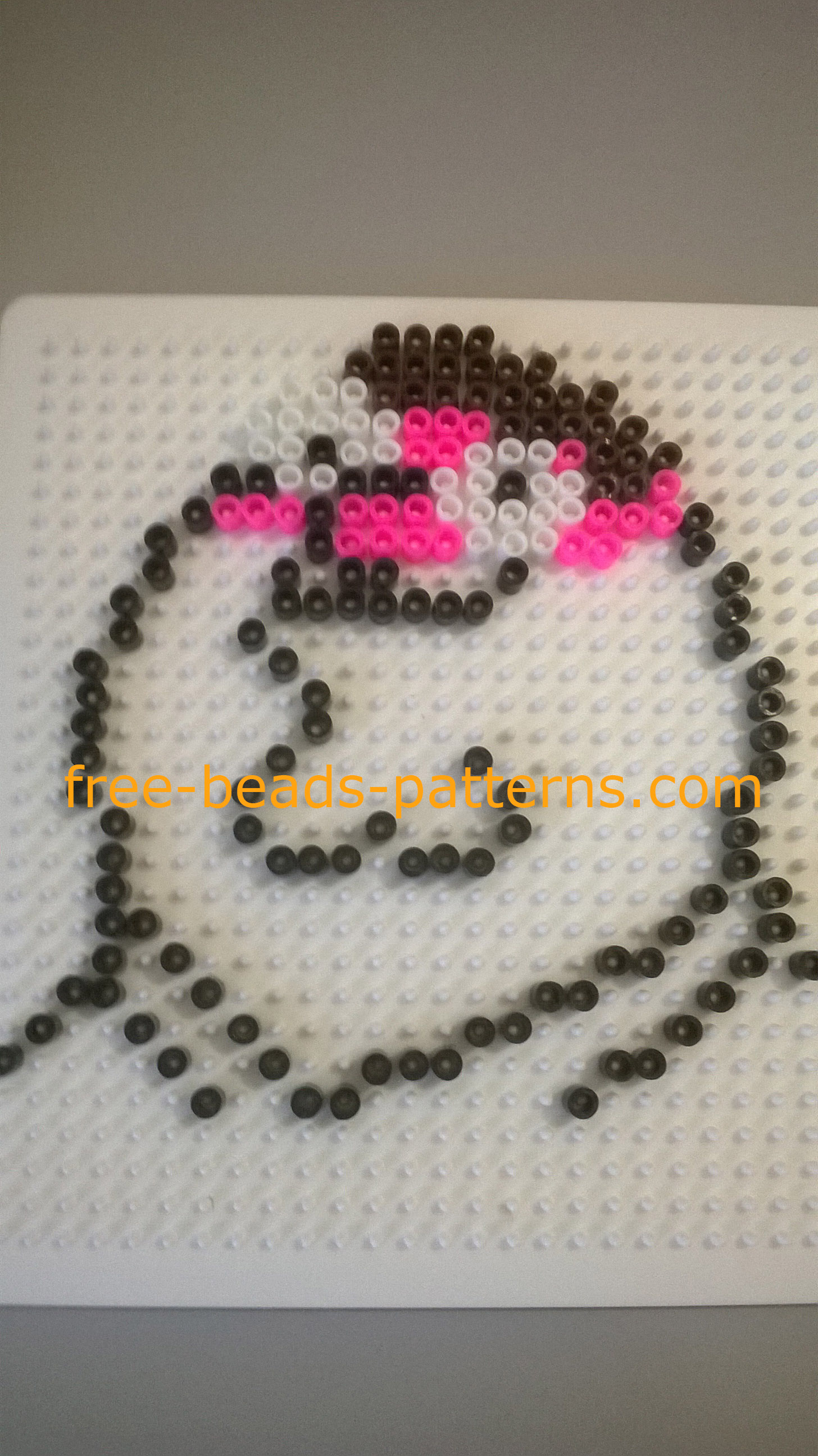 Family Guy cartoon Peter Pyssla perler beads work photos Author website user Bill (3)