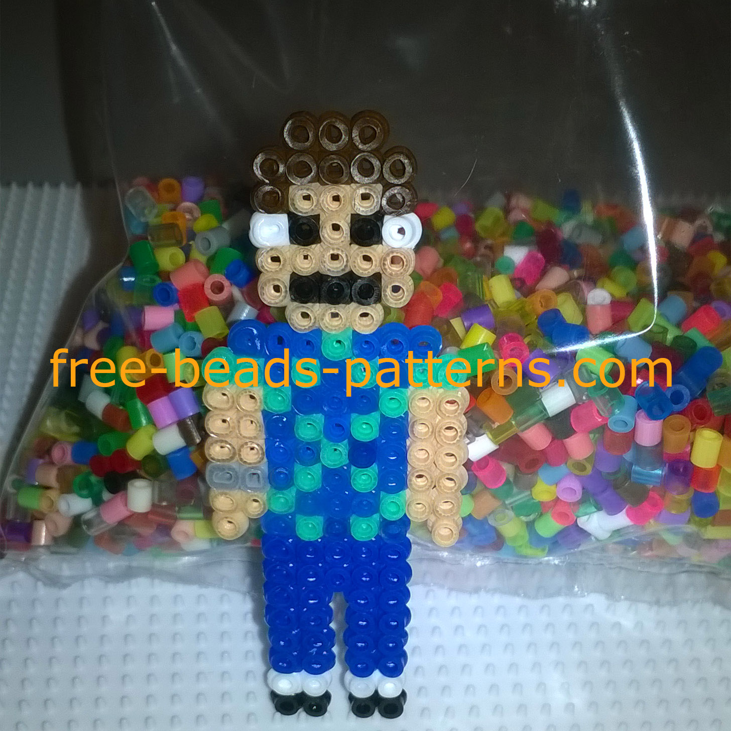 Finished work photos perler beads Hama Beads Tommy Vercetti GTA Vice City (1)