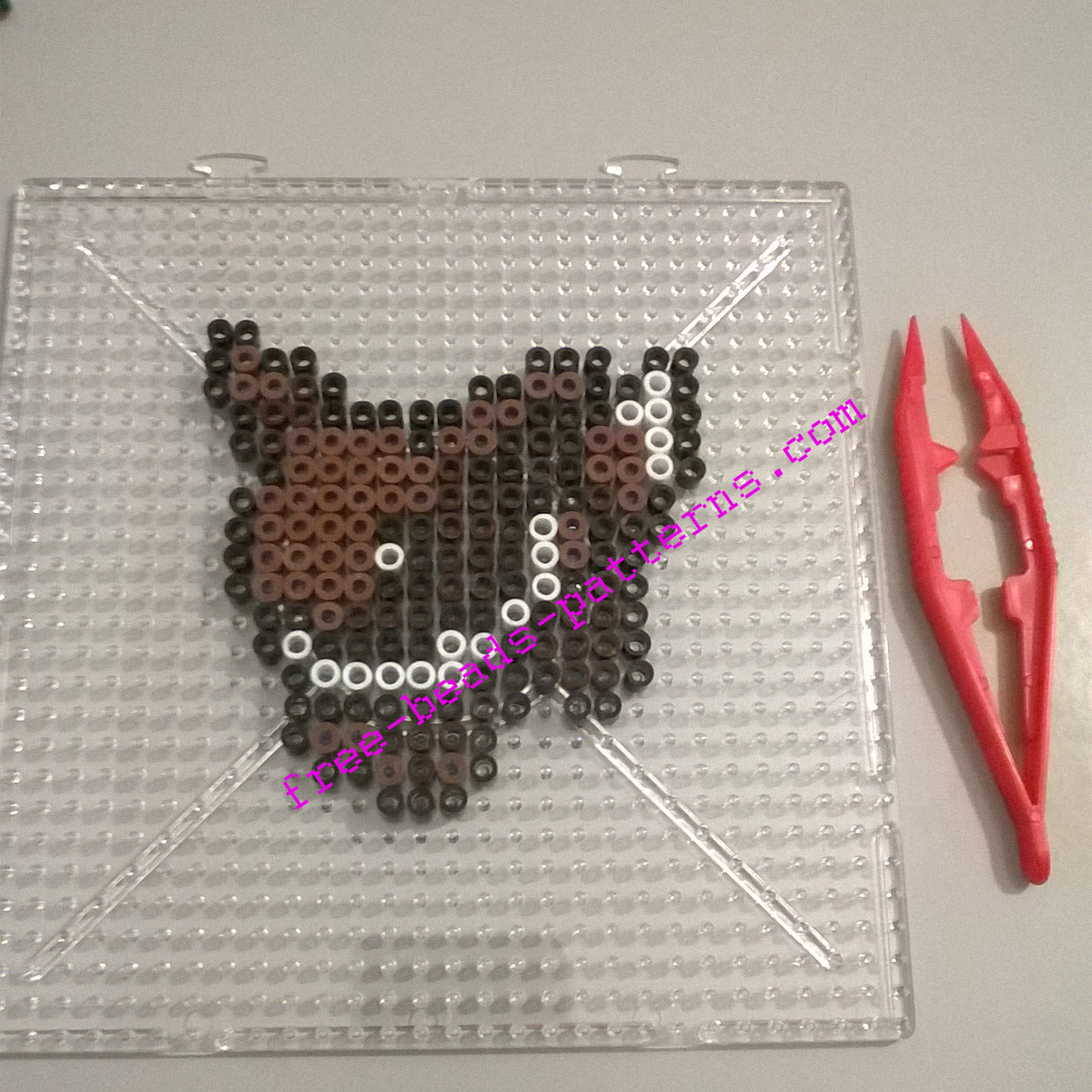 Hama Beads Pokemon Eevee magnet (1)