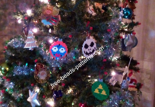 Jack Skellington and Sally hama beads perler christmas balls photos (3)
