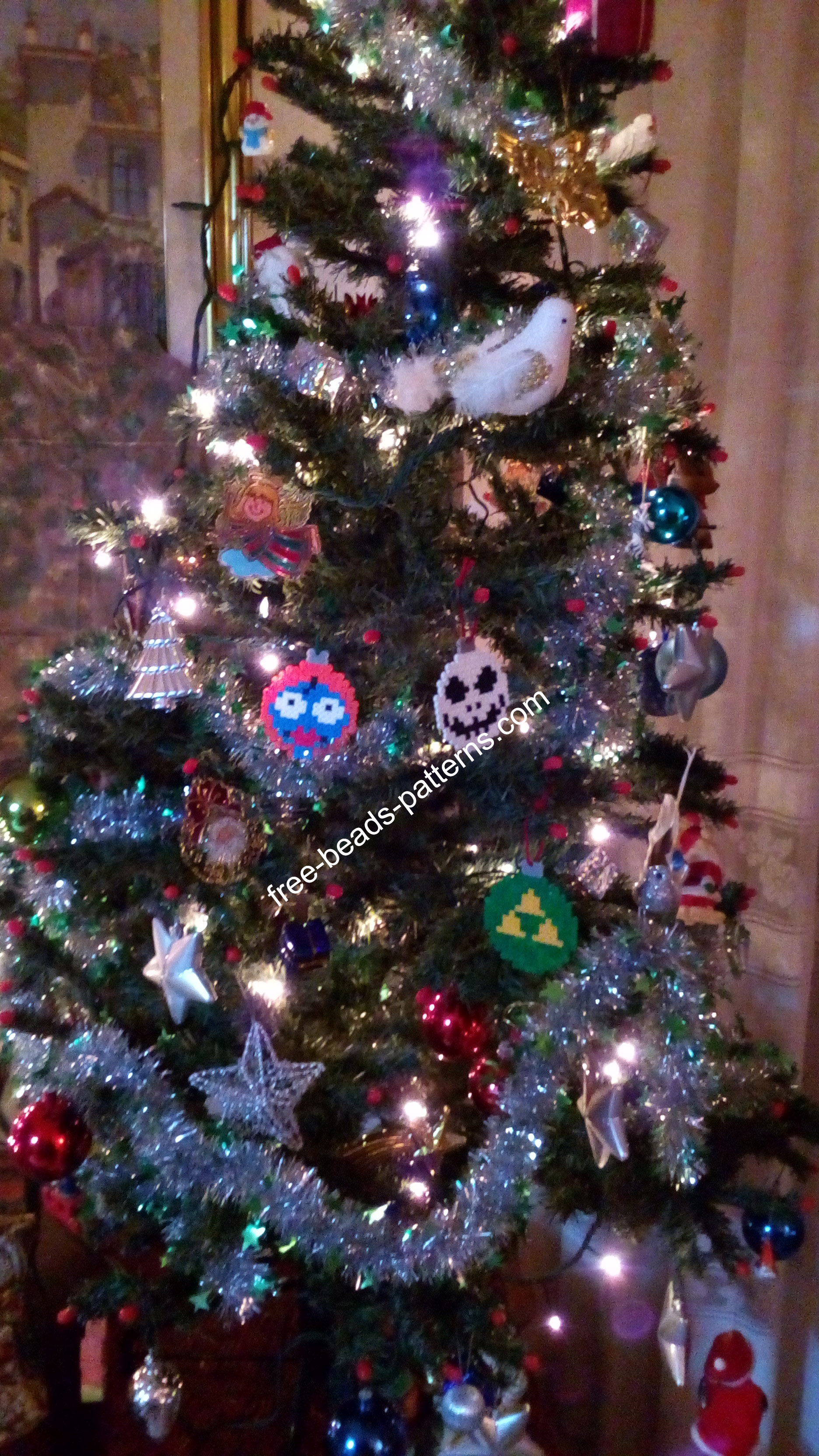 Jack Skellington and Sally hama beads perler christmas balls photos (3)