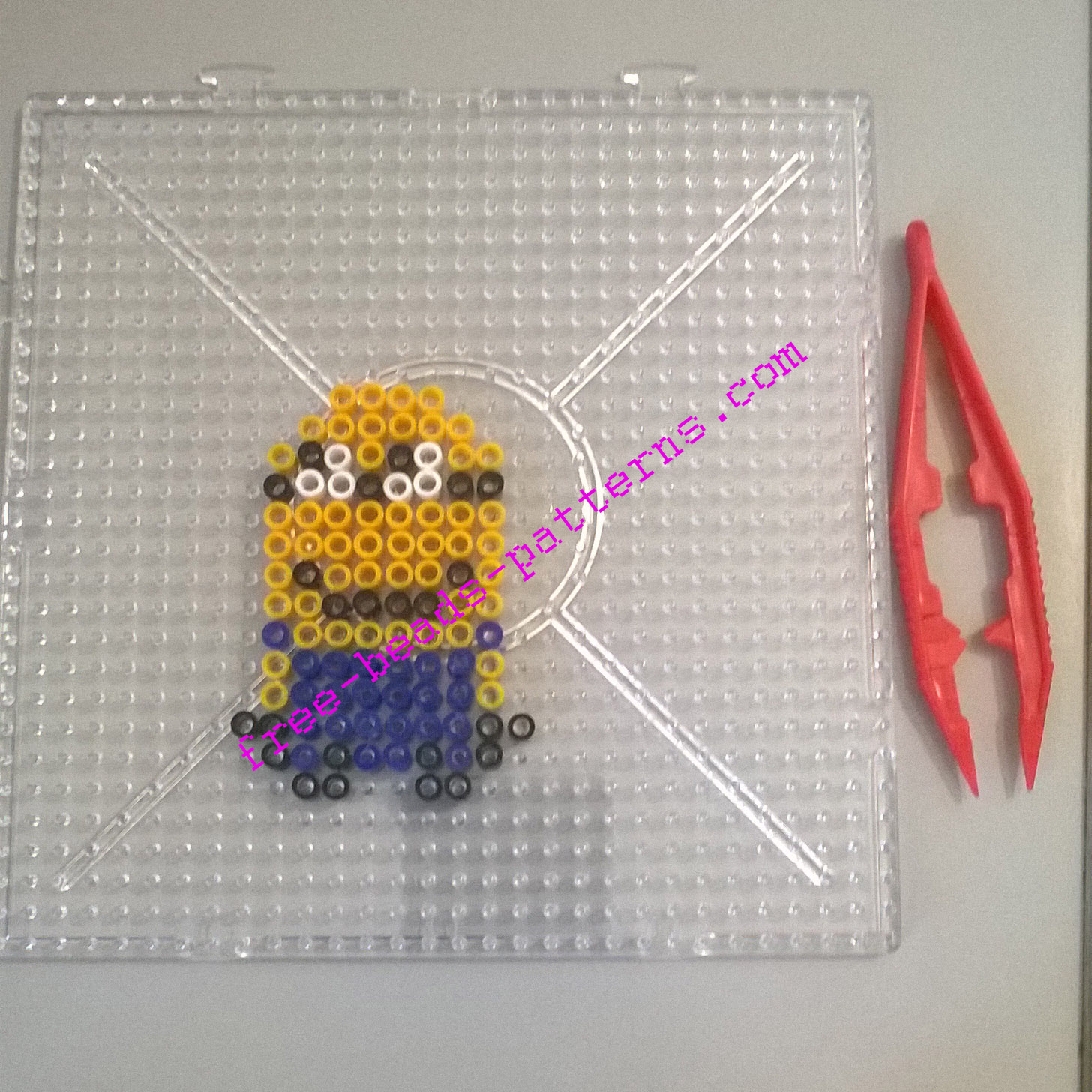 Minions hama beads keychains work photos (1)