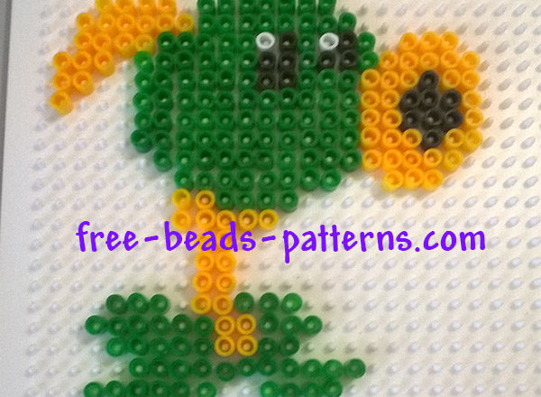 Peashooter Plants vs Zombies Pyssla fusion beads work photos author Bill (1)