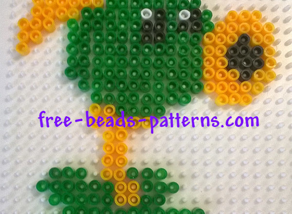 Peashooter Plants vs Zombies Pyssla fusion beads work photos author Bill (2)