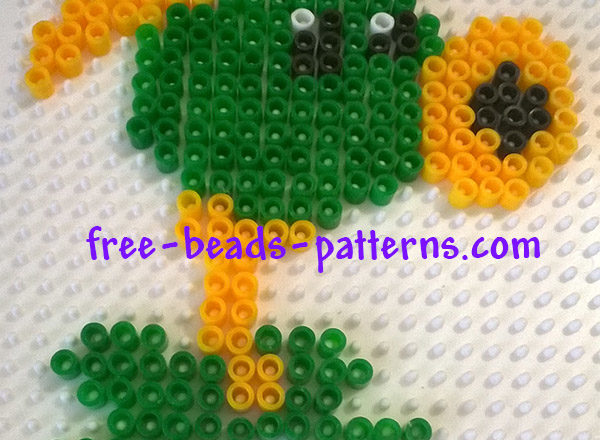 Peashooter Plants vs Zombies Pyssla fusion beads work photos author Bill (3)