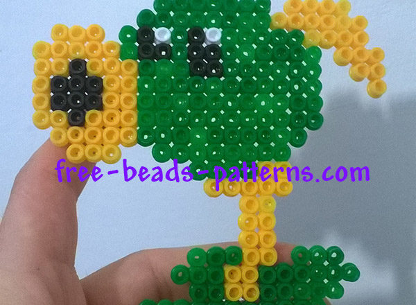 Peashooter Plants vs Zombies Pyssla fusion beads work photos author Bill (5)