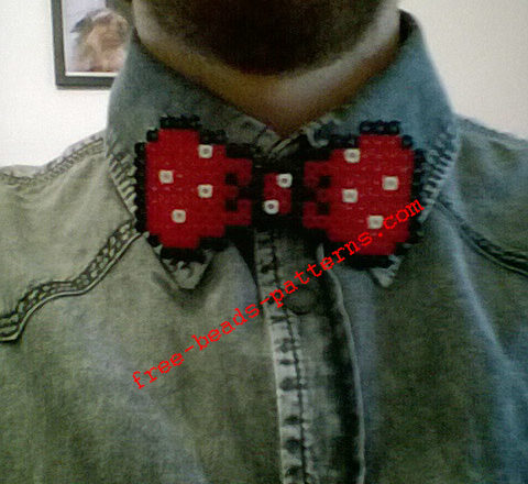 Perler beads bow tie red with white pois work photos (2)