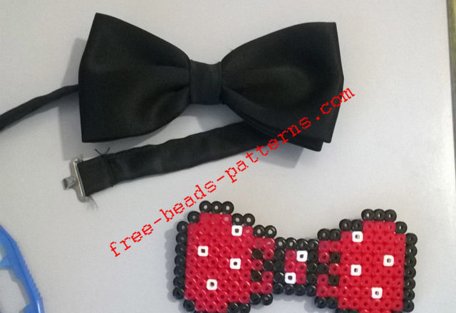 Perler beads bow tie red with white pois work photos (3)