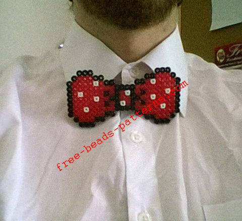 Perler beads bow tie red with white pois work photos (6)