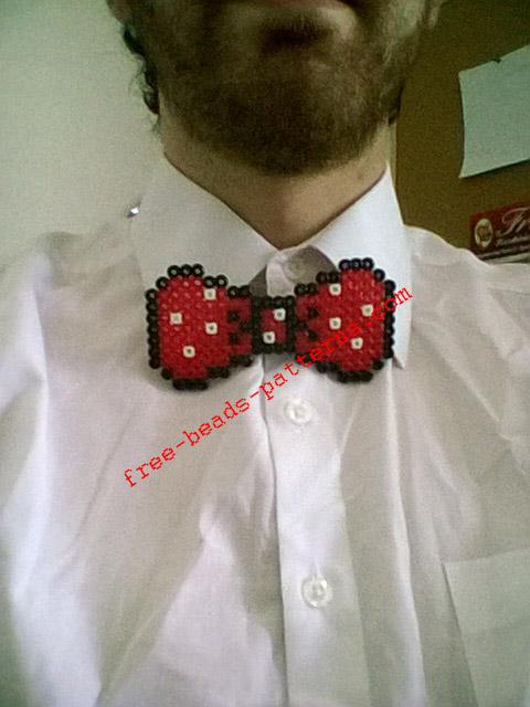 Perler beads bow tie red with white pois work photos (6)
