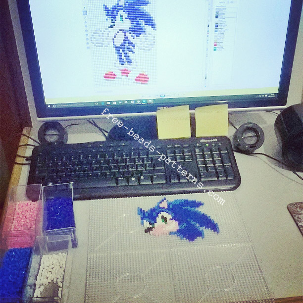 Perler beads hama beads pyssla frame with Sonic work photos (1)