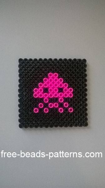 Space Invaders 80’ s videogames pixel art Pyssla work photo alien 1