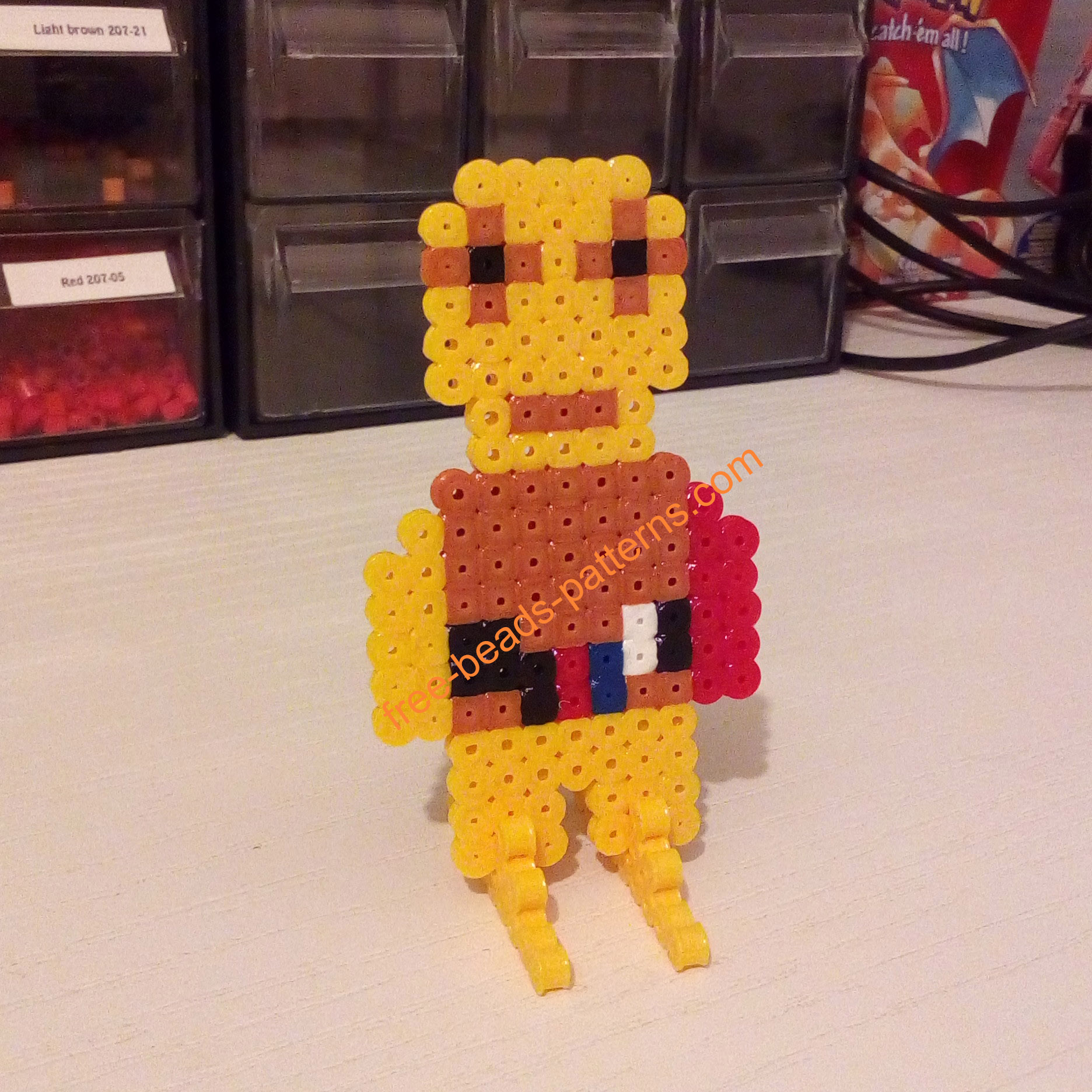 Star Wars C-3PO Artkal Beads work photos (1)