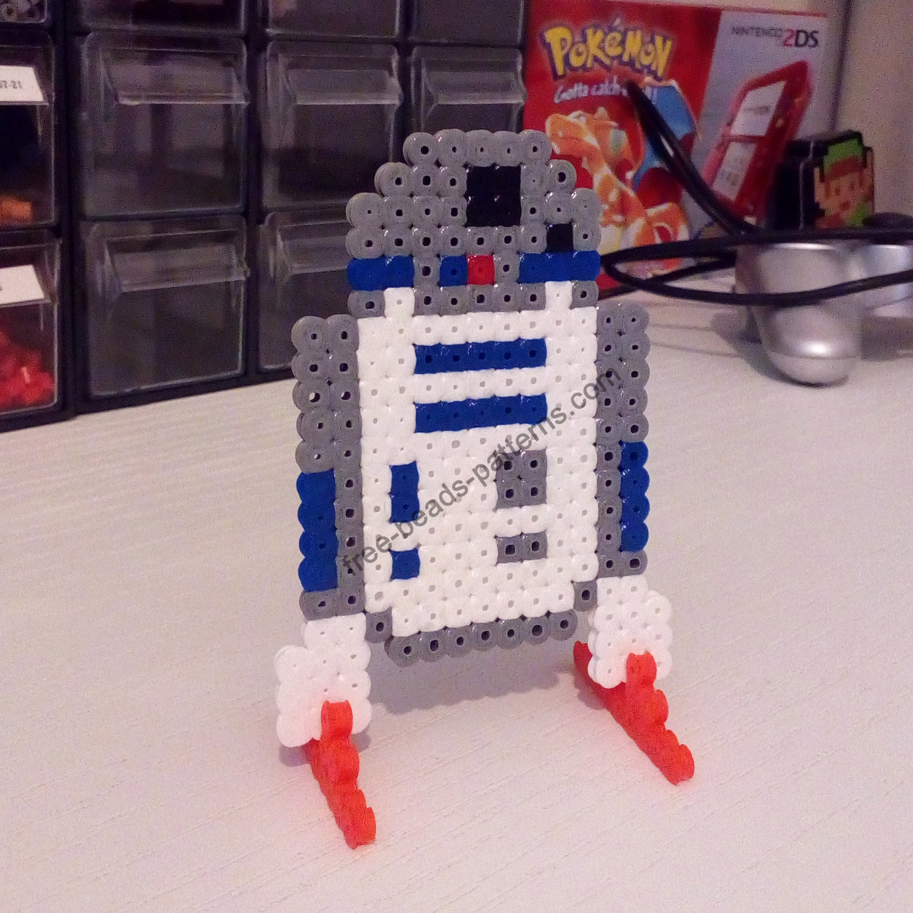 Star Wars R2-D2 15x20 Hama Beads work photos (2)